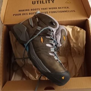 New women's Keen boot...Utility boot